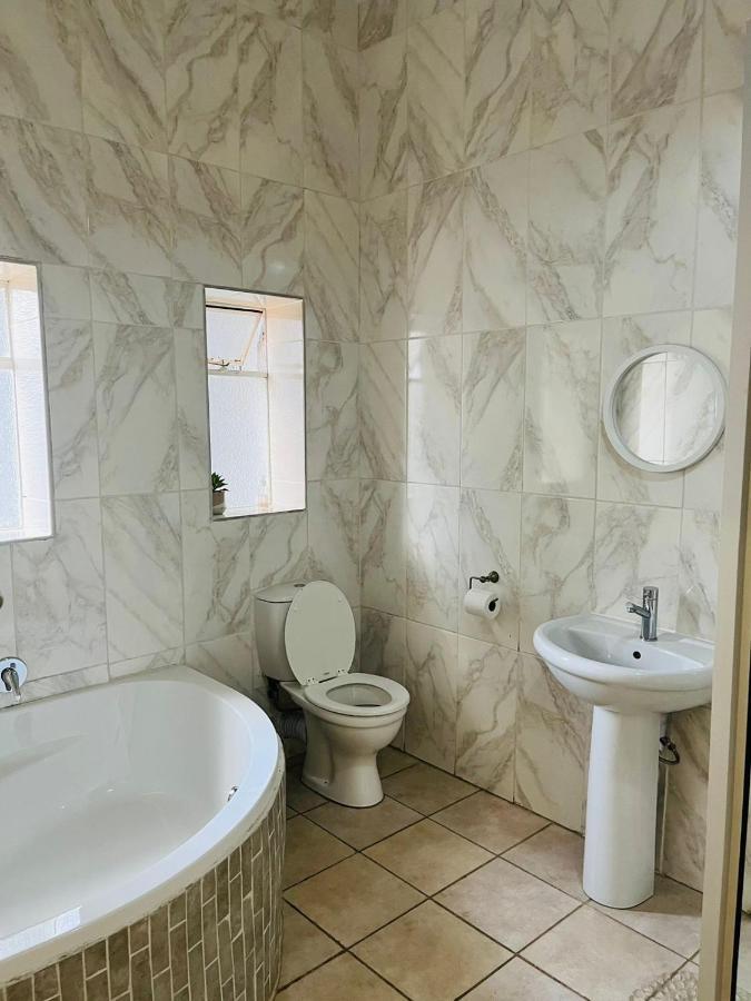 St Eve Lodge & Spa Bloemfontein Eksteriør bilde